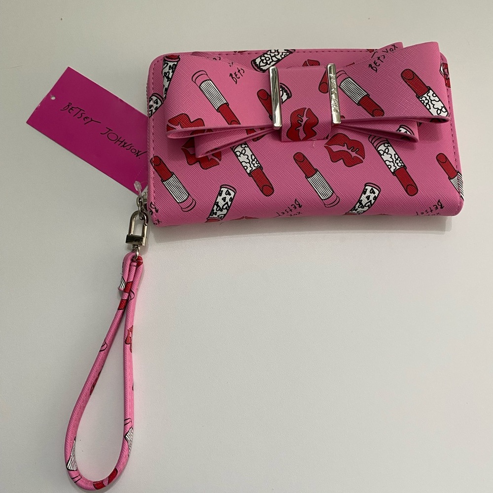 NWT Betsey Johnson Barbie Pink Lipstick Bow Wristlet Wallet 👄 💄